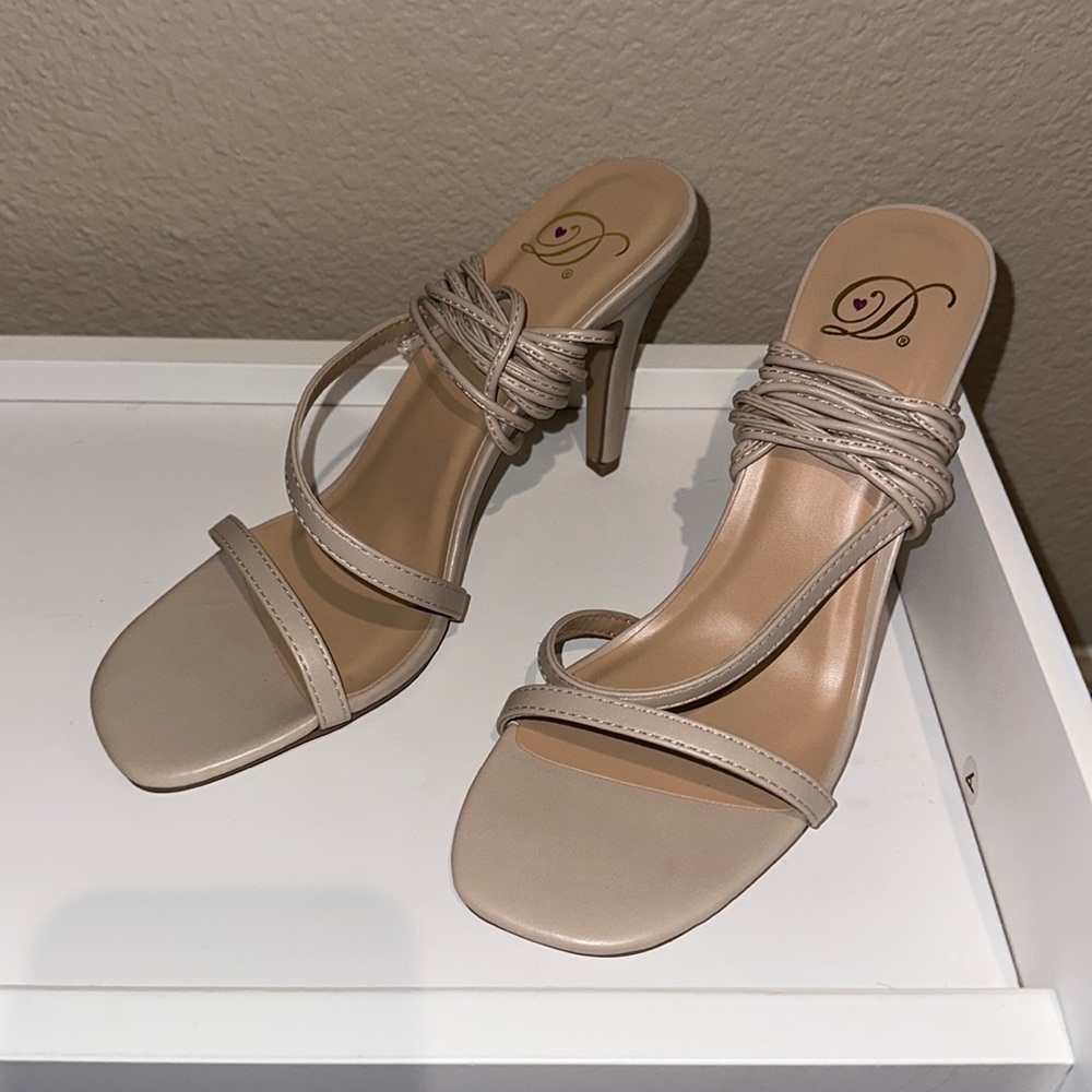 Delicious Shoes- Tan Wrap Heels
